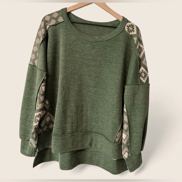 Sweaters - GREEN SWEATER